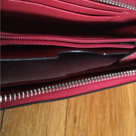 Michael Kors zip around wallet - Picture 10 of 11